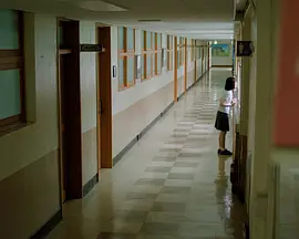 韩瑟尔：两条校服裙